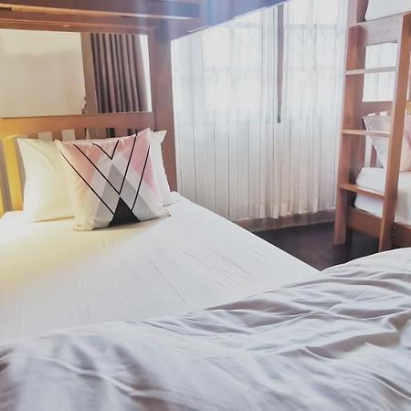 Stay Here Hostel Чіангмай Екстер'єр фото