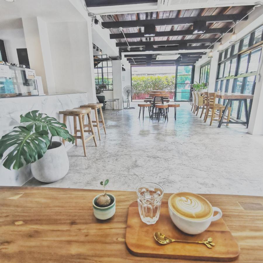 Stay Here Hostel Чіангмай Екстер'єр фото